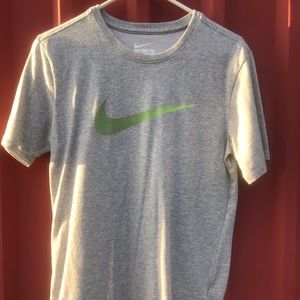 NIKE Dri Fit Swoosh Tee